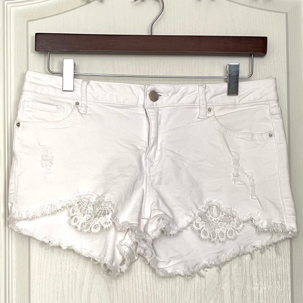 Angel Kiss High Rise Lace Trim Distressed Denim Shorts Boho Festival, Sz 27